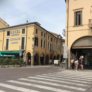 多纳泰罗酒店 酒店
